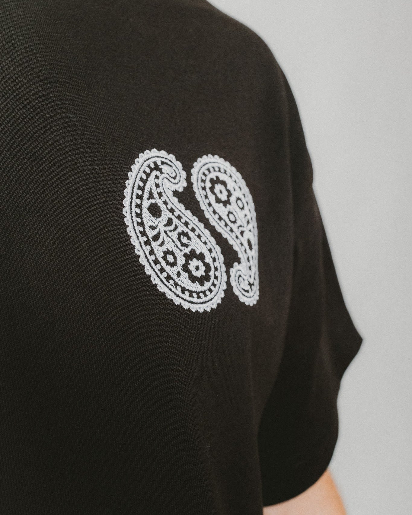Bijdy Cropped T-shirt- Zwart