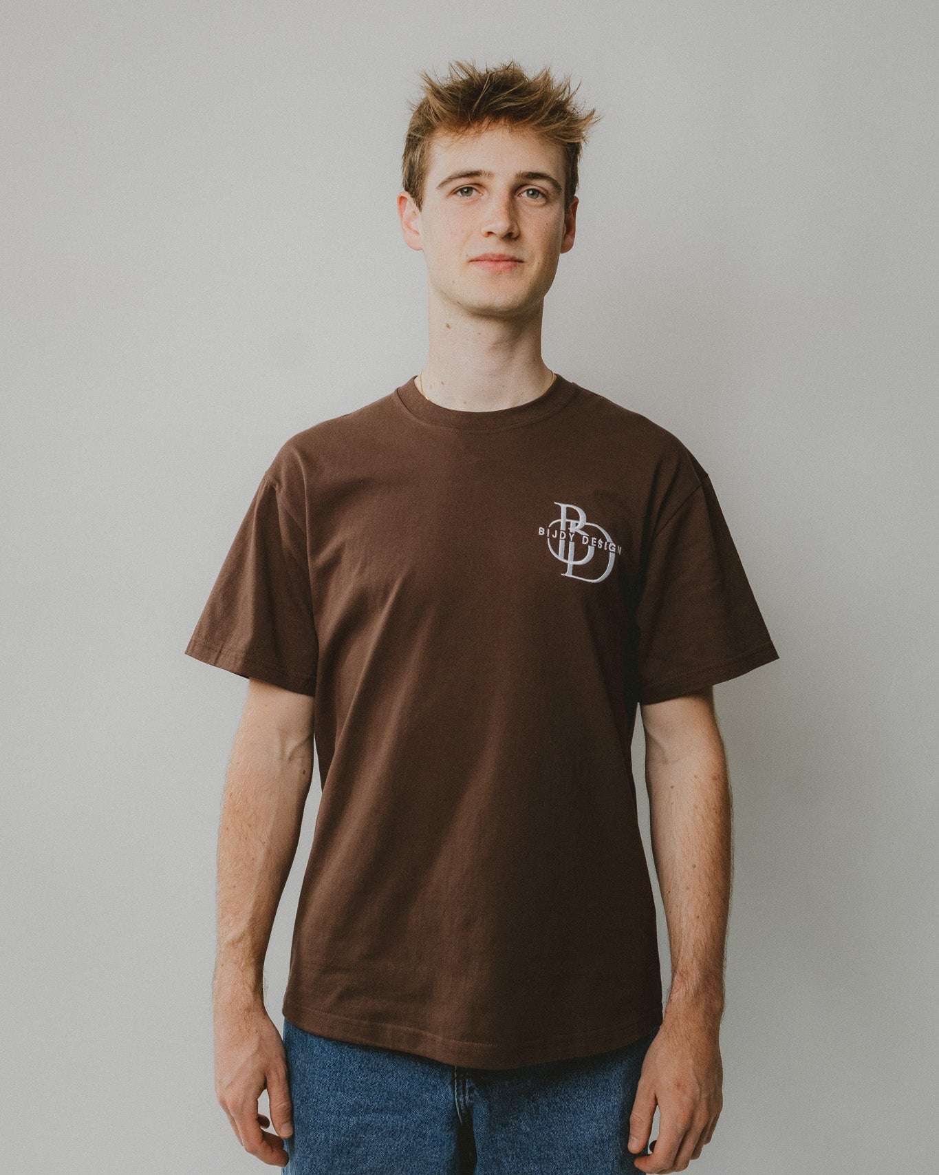 Bijdy Classic fit T-shirt Bruin