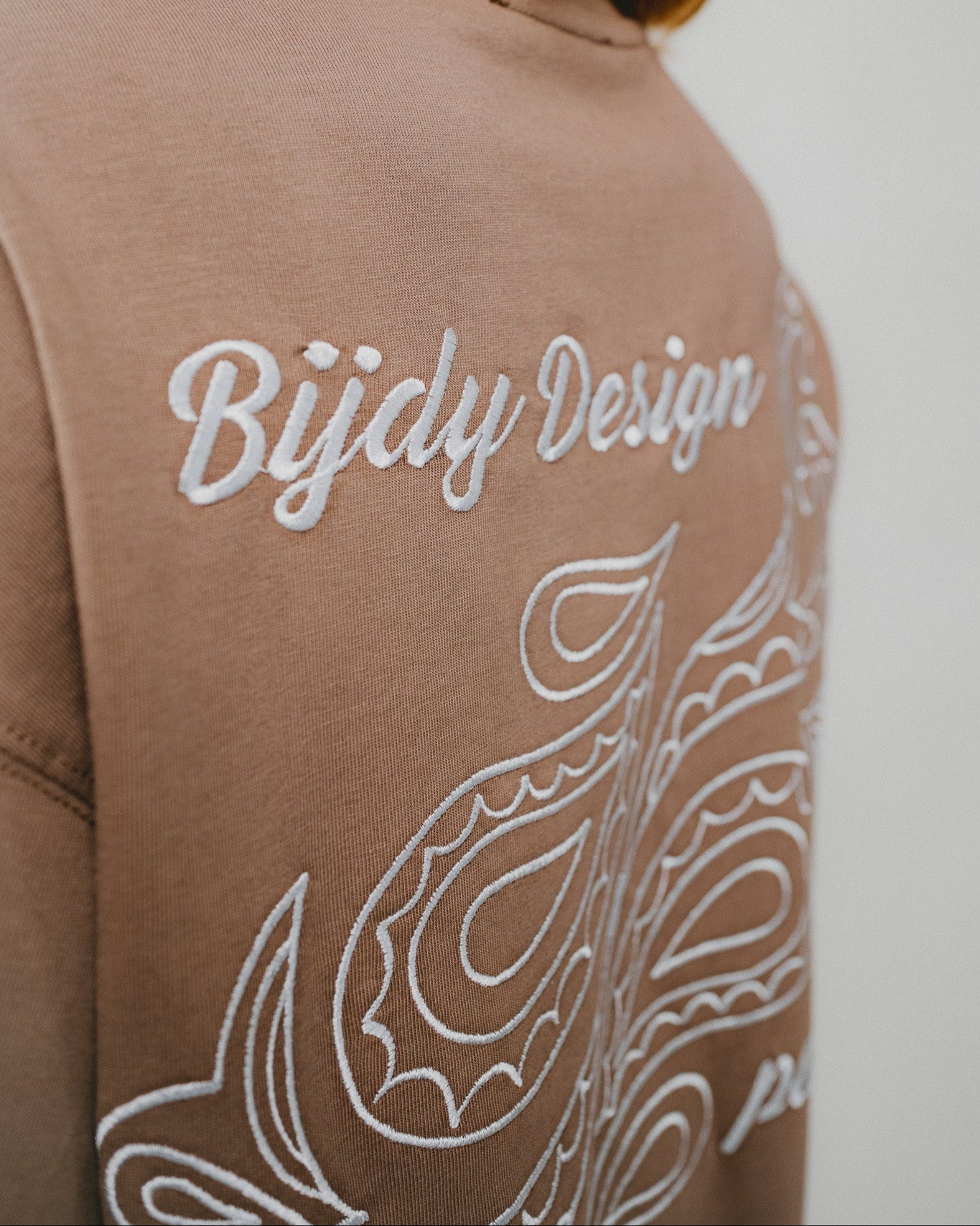 Bijdy Cropped T-shirt Licht Bruin