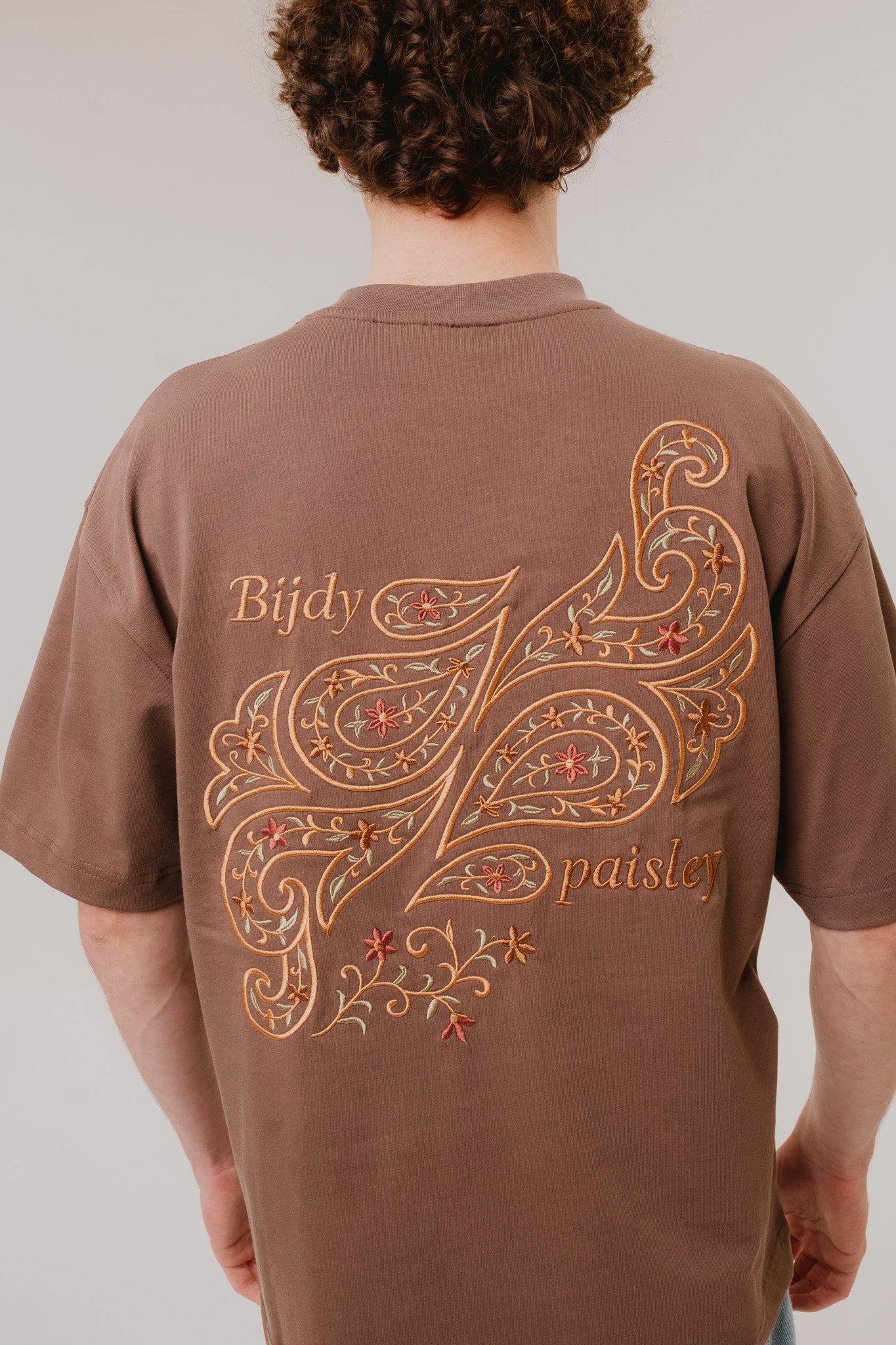 Bijdy Paisley Cropped T-shirt – Brown