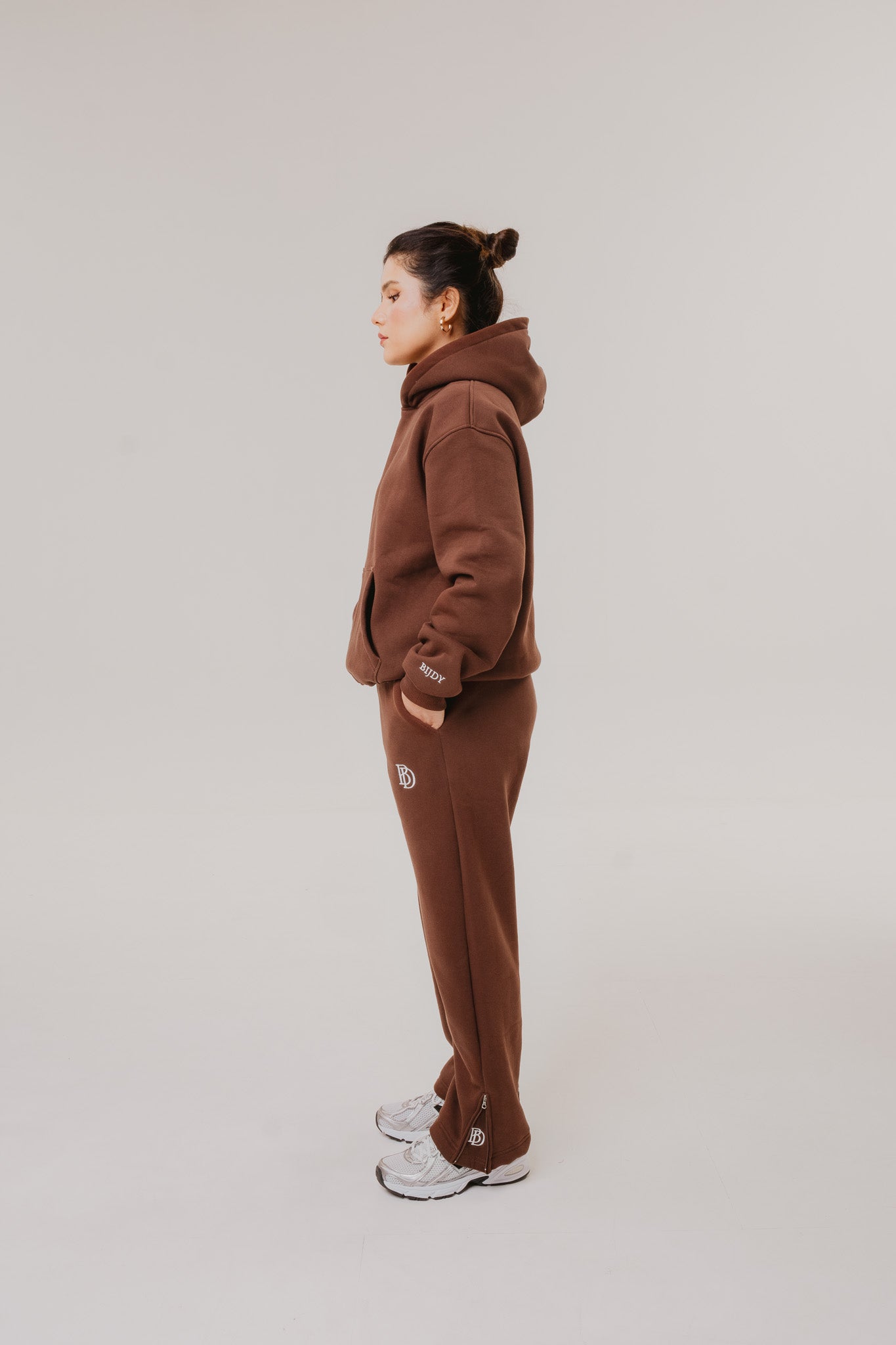 BIJDY Zip Jogger –  Brown